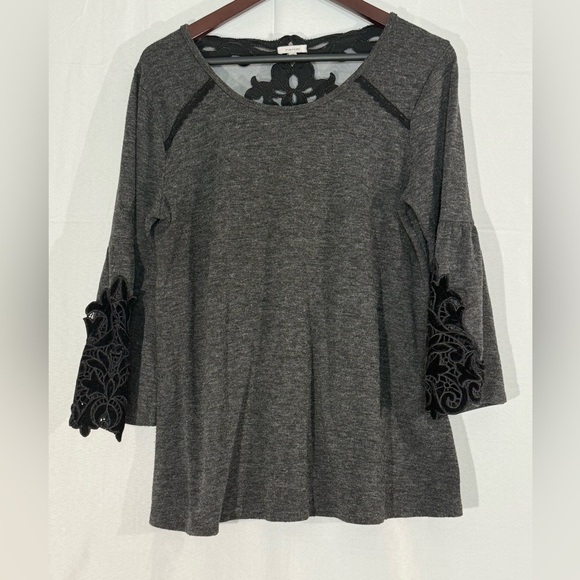 Maurices Gray Top M Lace Velvet Detail Bell Sleeves Fall Spooky season Classy - Picture 9 of 9